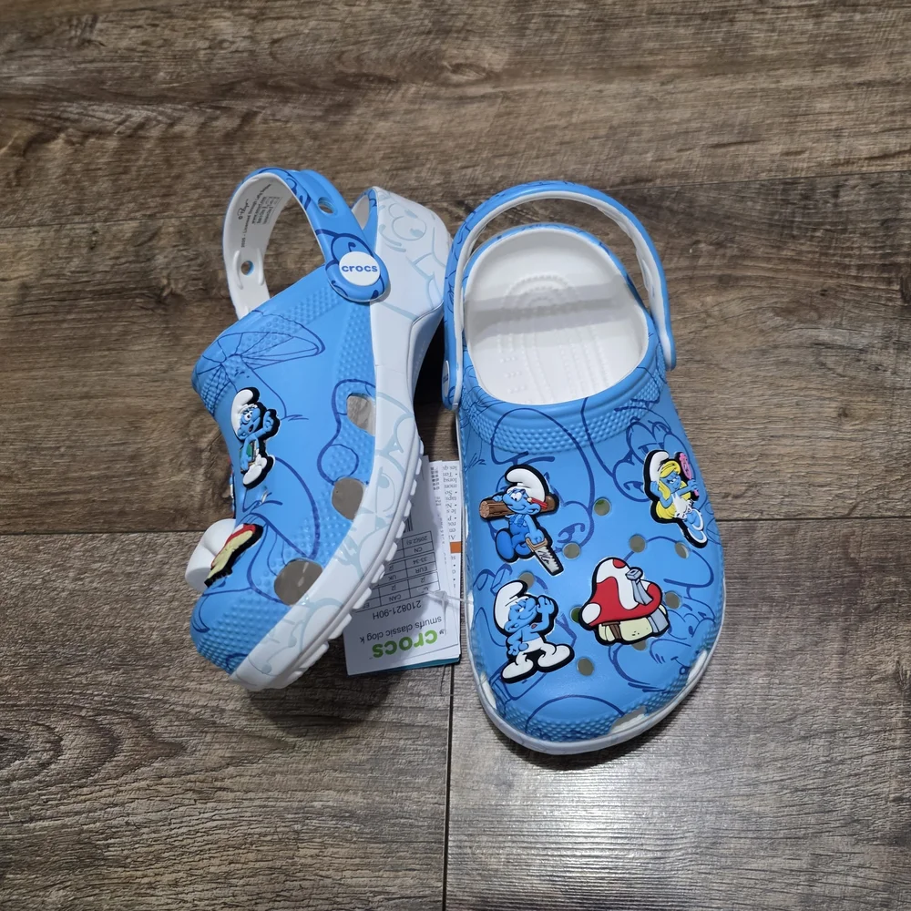 New Crocs  X Blue Smurfs Sandals  Youth Girls J 2
